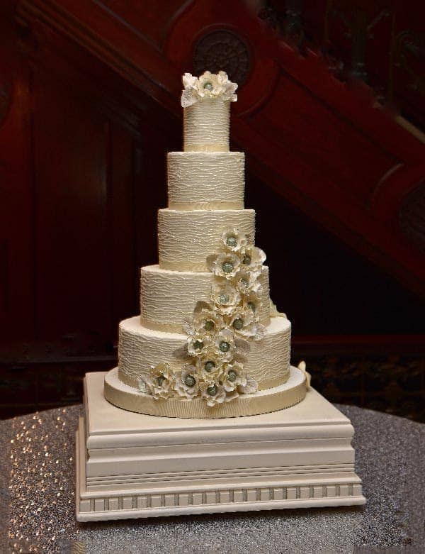 beautiful wedding cake